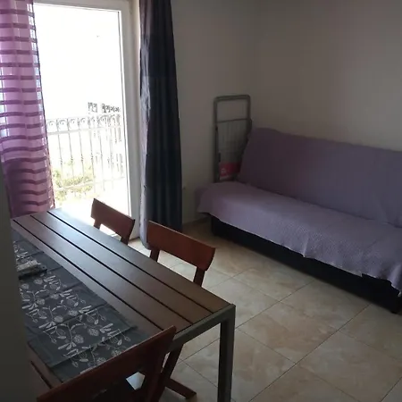 Benjamin Apartment *